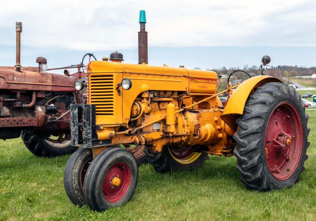 Minneapolis-Moline UTU tractor