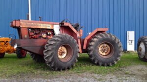 Minneapolis-Moline A4T-1400 tractor