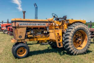 Minneapolis-Moline G1000 / G1000 Vista tractor